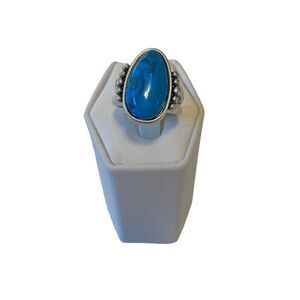 Gorgeous Good Sized Faux Turquoise & Silver Toned Statement Ring Sz. 7